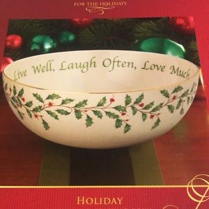 Brand New in Box LENOX Holiday Sentiment Serving Bowl Christmas Holly Dinner
